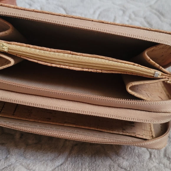 Vegan leather cork and raphia wallet - Picture 12 of 15